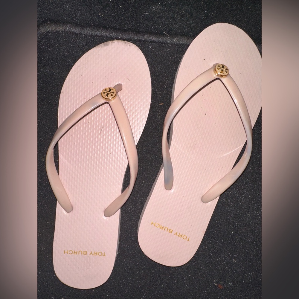 Tory Burch pink flip flop sandals 8